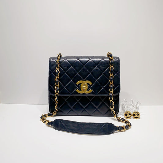 No.4069-Chanel Vintage Lambskin Turn-Lock Flap Bag