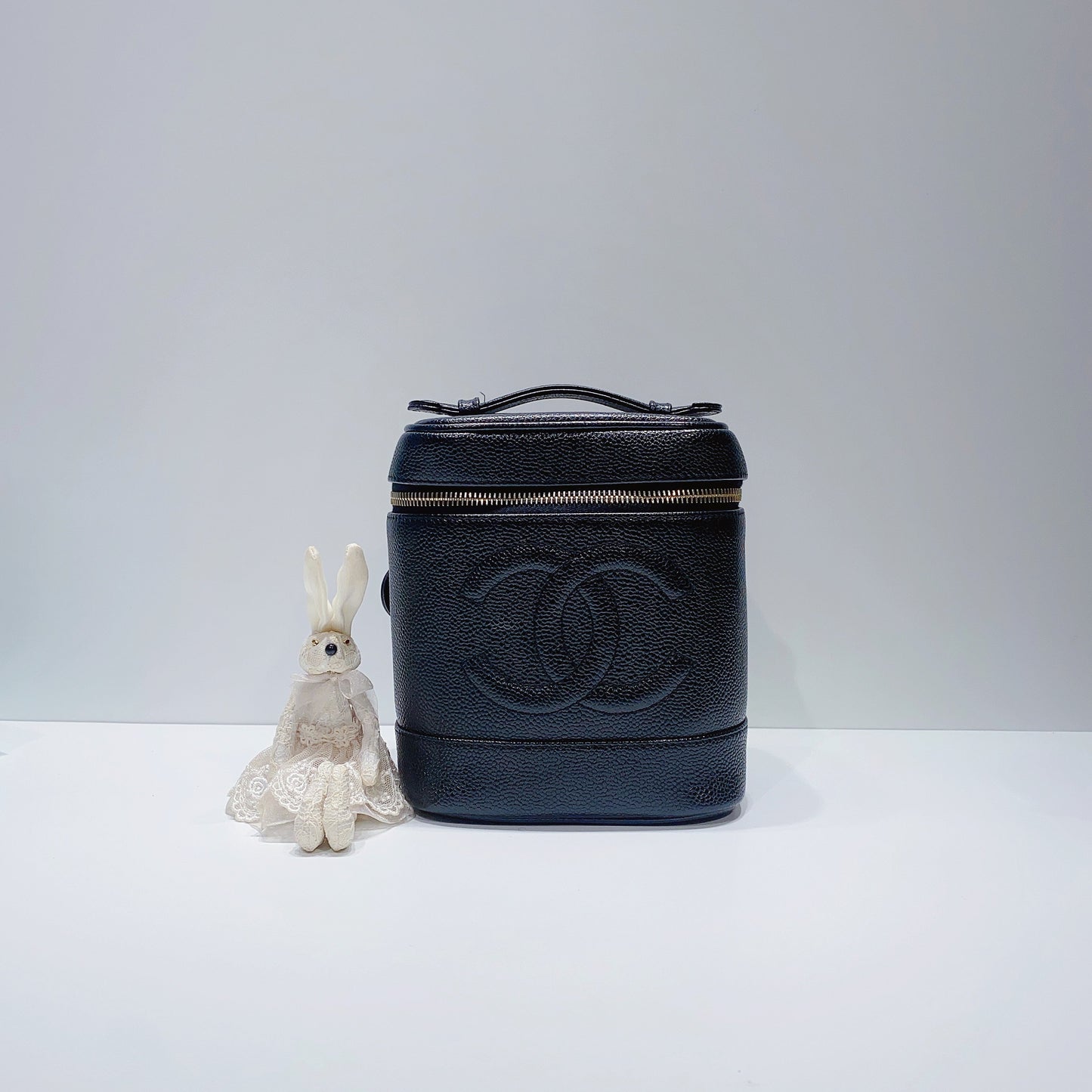 No.3712-Chanel Vintage Caviar Vanity Case