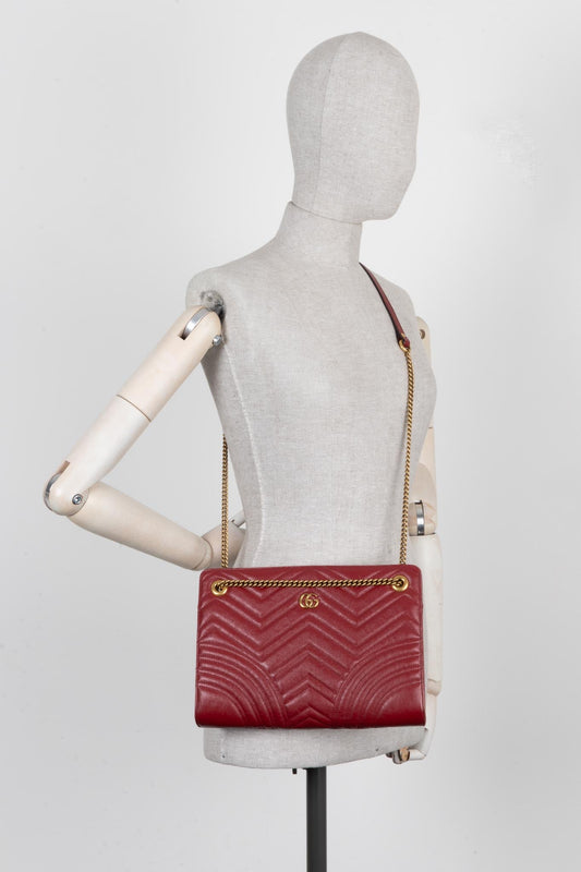 Luxury Gucci Trending 2025 Quilted Marmont Accordion Chain Crossbody Bag Red