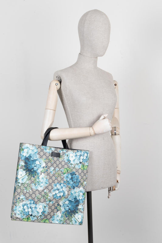 Luxury Gucci Trending 2025 GG Supreme Canvas Blooms Convertible Tote Bag