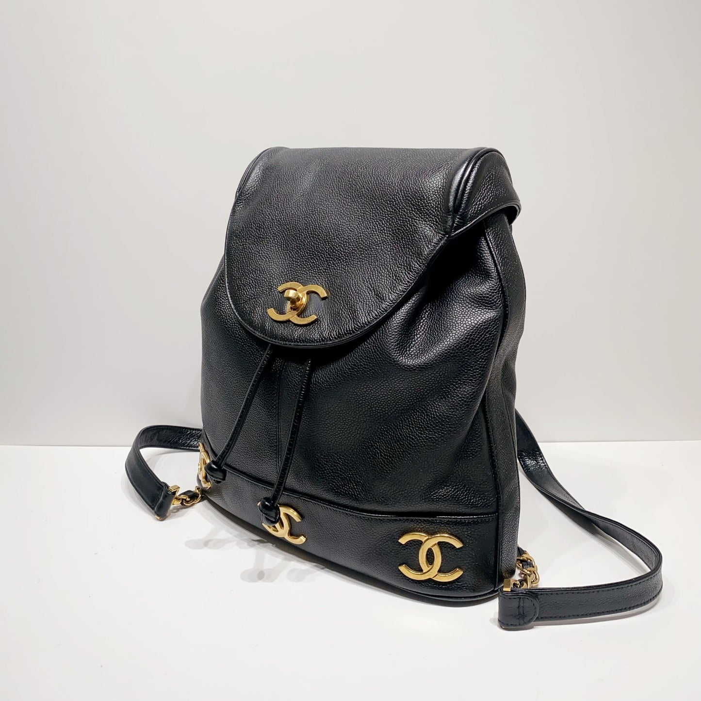 No.2940-Chanel Vintage Caviar Triple CC Backpack