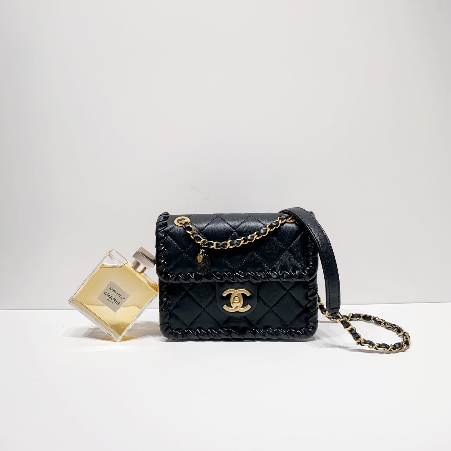 No.4084-Chanel My Own Frame Flap Bag