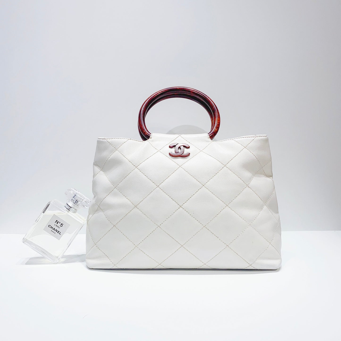 No.3832-Chanel Vintage Wooden Handle Bag
