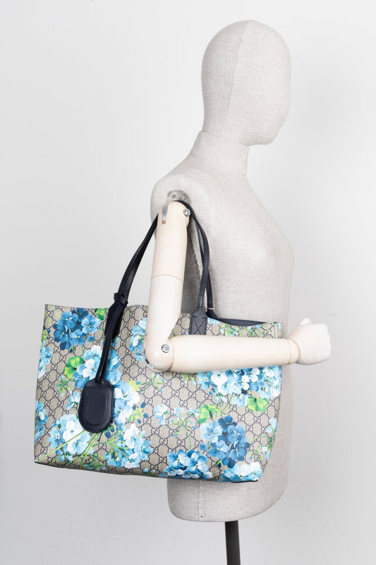 Luxury Gucci Trending 2025 Reversible Tote Blooms GG Supreme