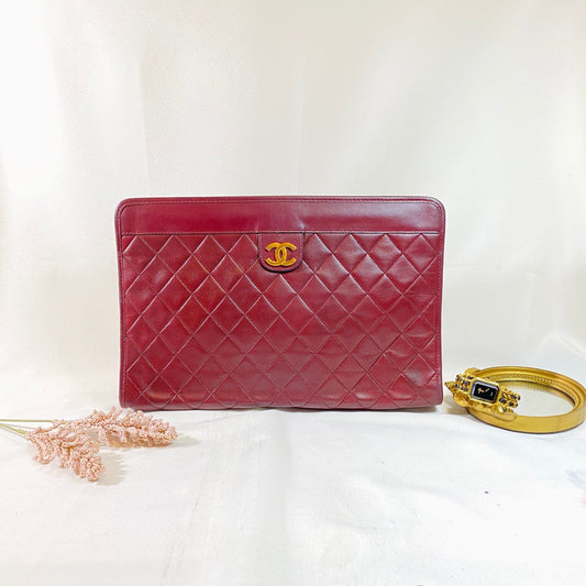 No.2284-Chanel Vintage Lambskin Clutch