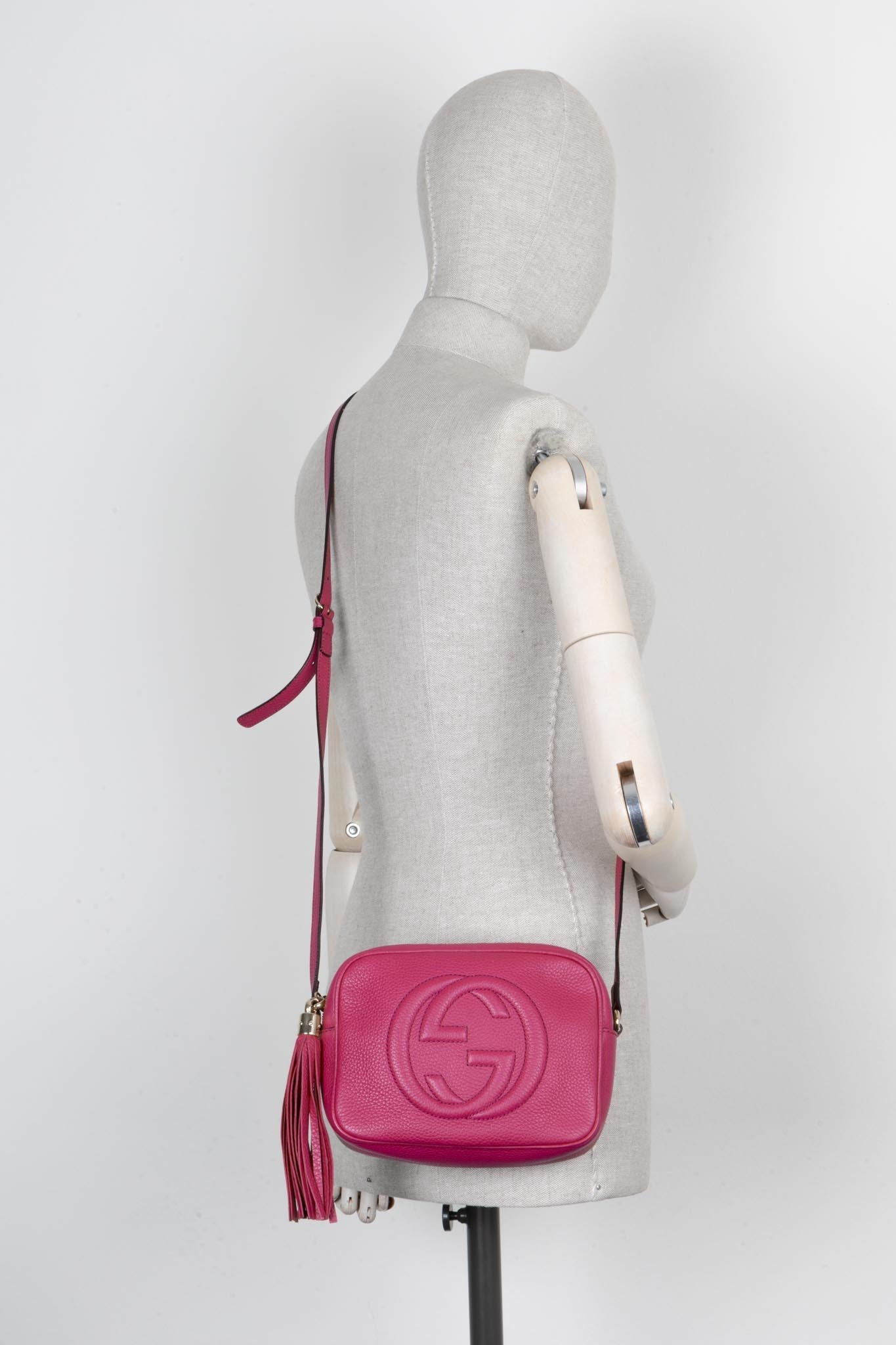 Luxury Gucci Trending 2025 Soho Disco Crossbody Bag Leather Fuchsia