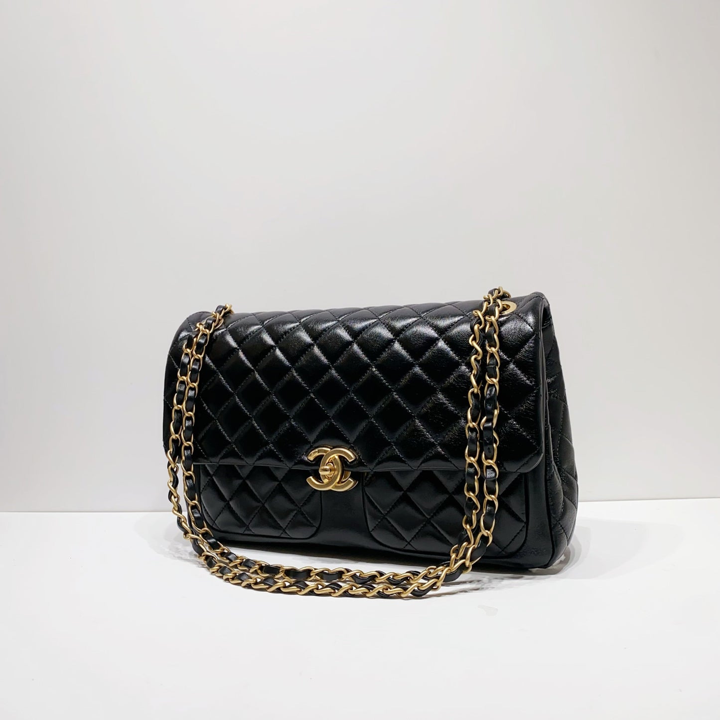 No.4106-Chanel Maxi Daily Friend Flap Bag