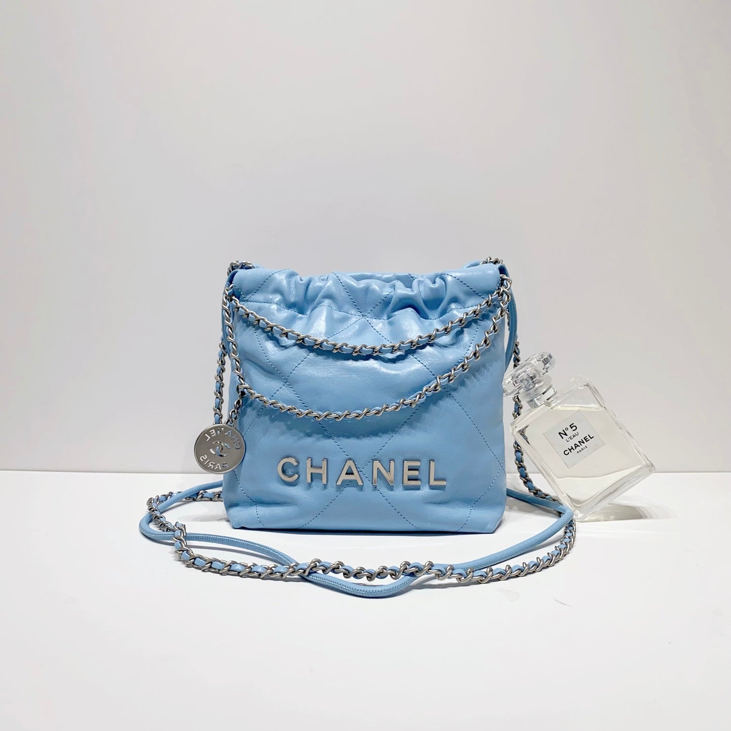 No.4111-Chanel 22 Mini Tote Bag