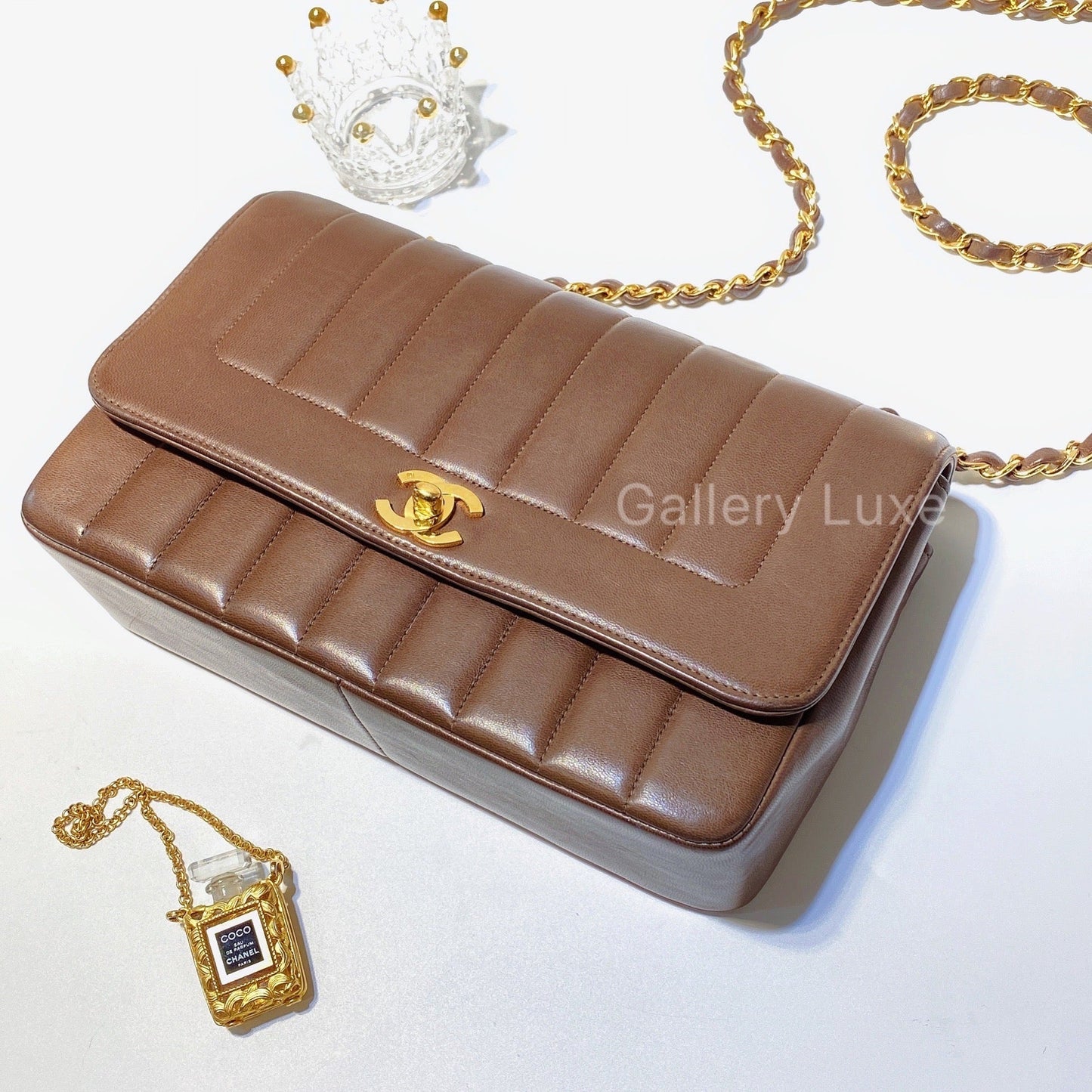 No.2762-Chanel Vintage Lambskin Vertical Lines Flap Bag