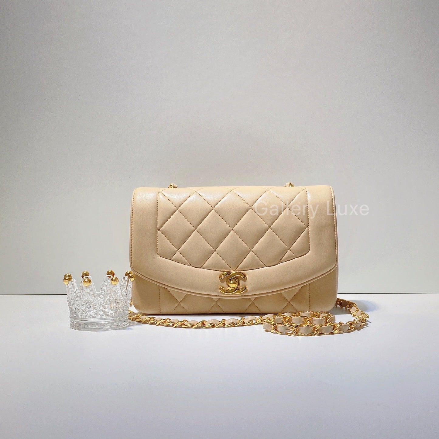 No.2693-Chanel Vintage Lambskin Diana Bag 22cm