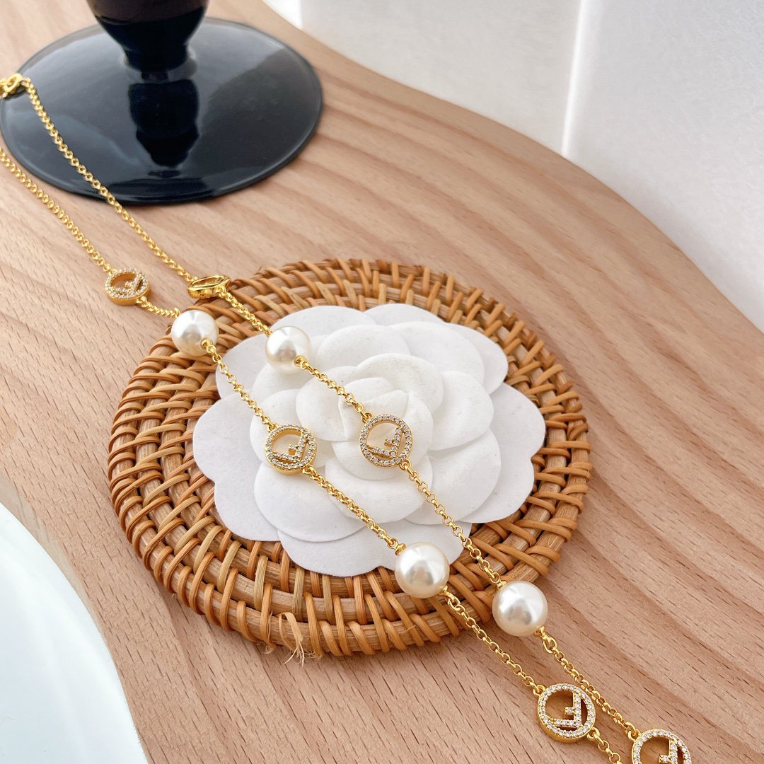 Luxury FendiFF 6 MOTIF PEARL GOLD DIAMOND NECKLACE