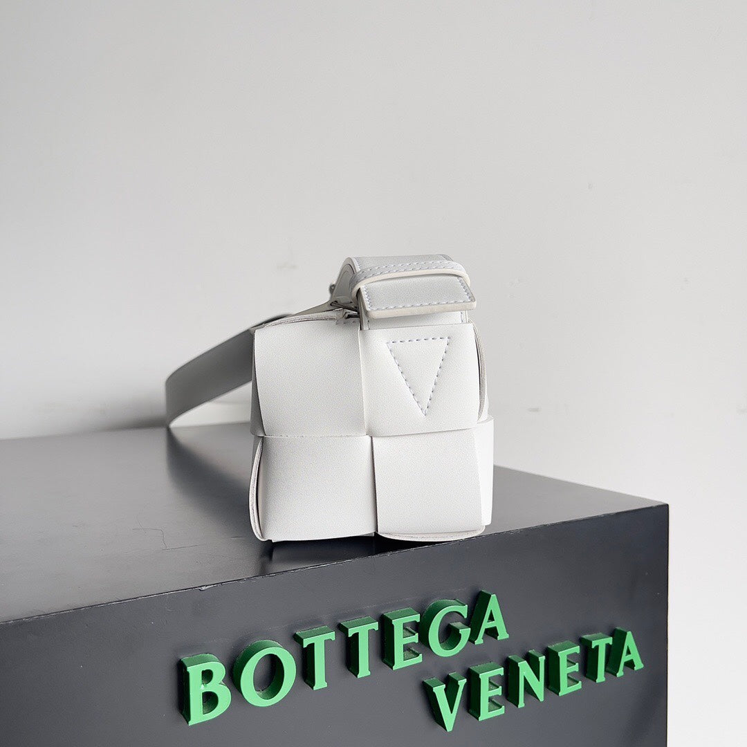Luxury Bottega Veneta BV SMALL BRICK 24CM WHITE LAMBSKIN
