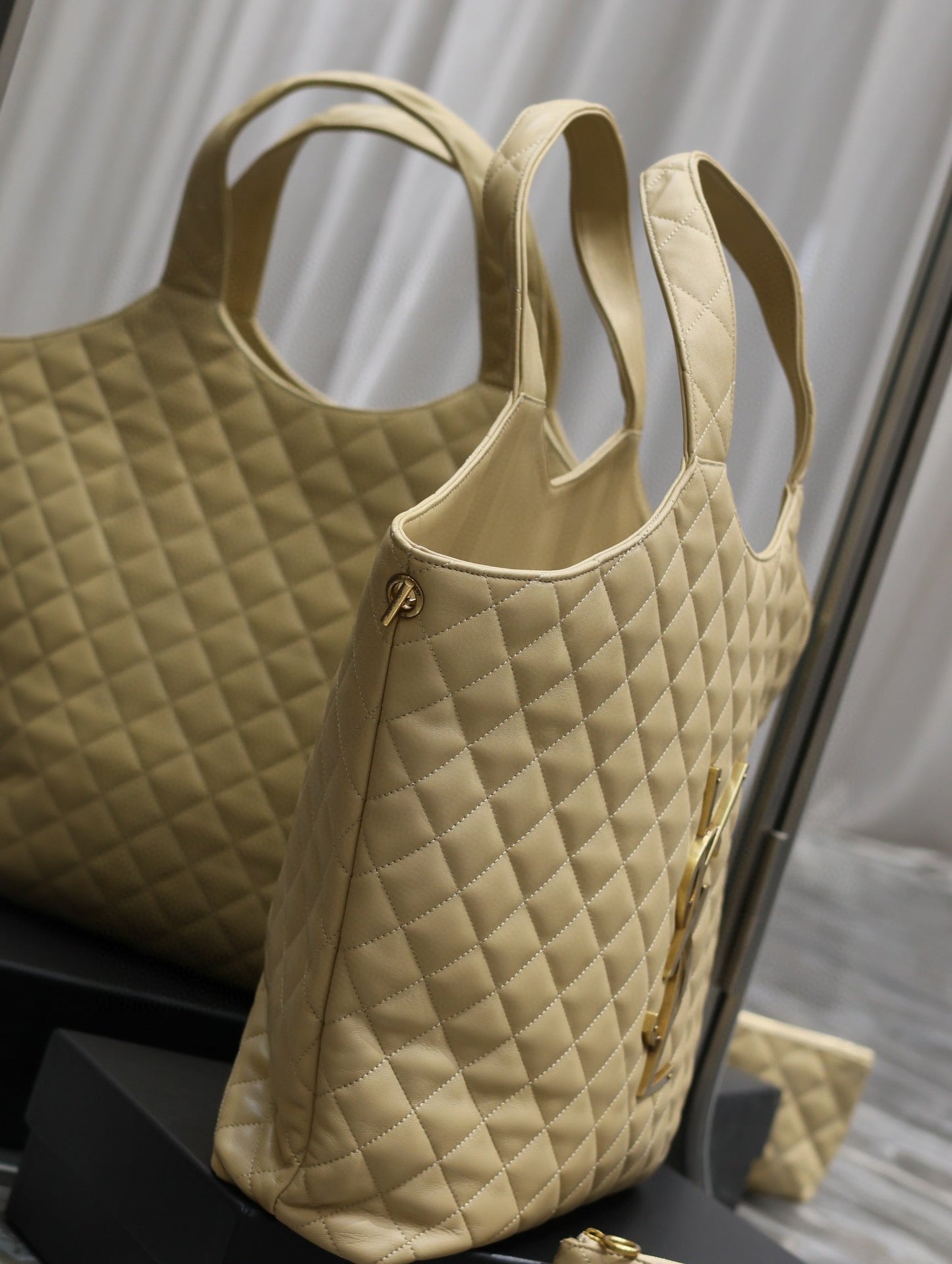 Luxury Saint Laurent ICARE MAXI SHOPPING BAG IN QUILTED BEIGE LAMBSKIN