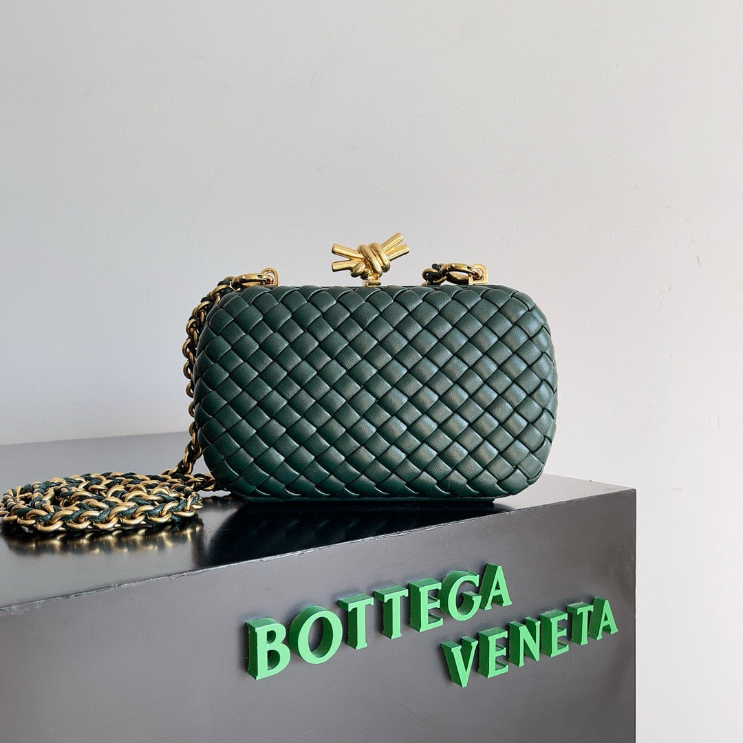 Luxury Bottega Veneta BV VETENA KNOT 19 GREEN