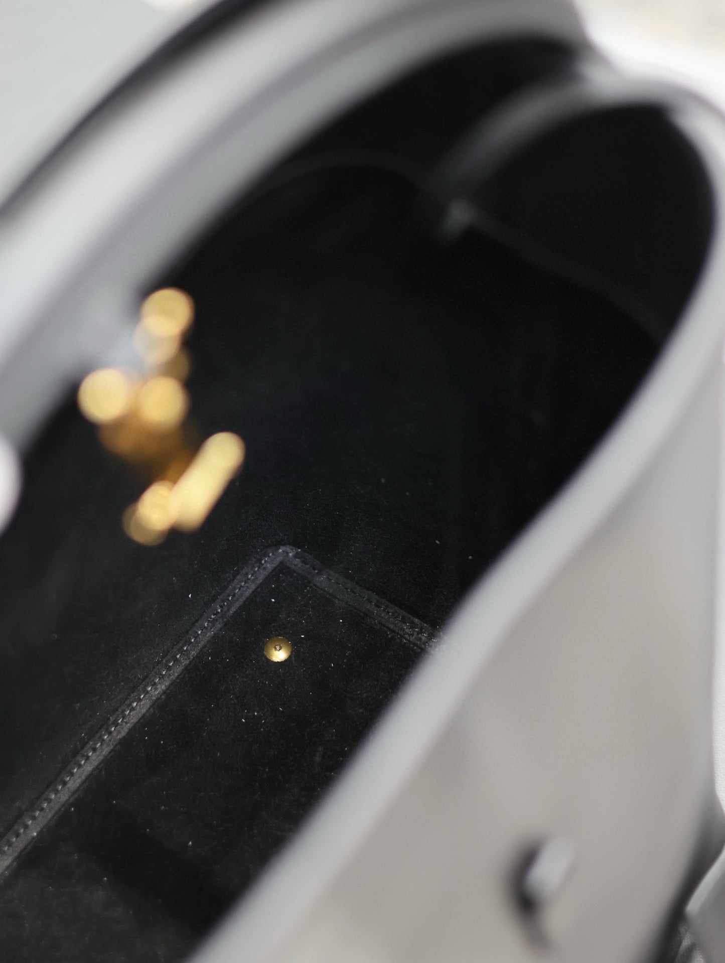 Luxury Saint Laurent le 37 26cm black calfskin gold hardware