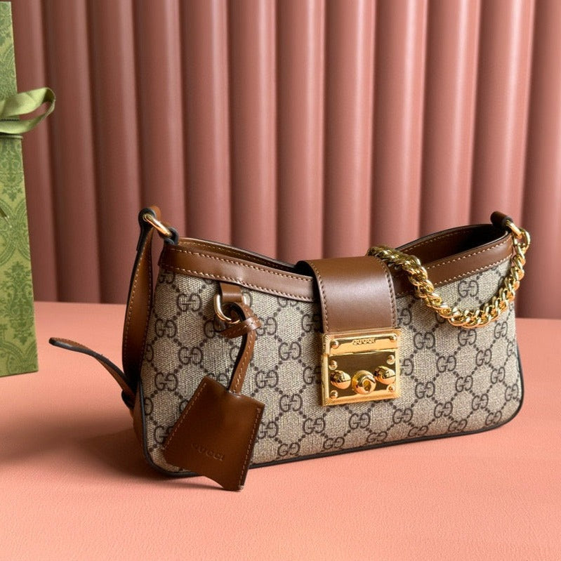 Luxury Gucci GG supreme padlock small 26cm small shoulder bag