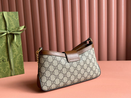 Luxury Gucci GG supreme padlock small 26cm small shoulder bag