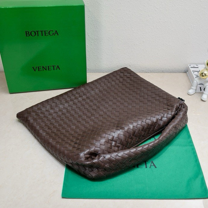 Luxury Bottega Veneta BV Large Intrecciato 54cm Hobo Bag Chocolate Calfskin