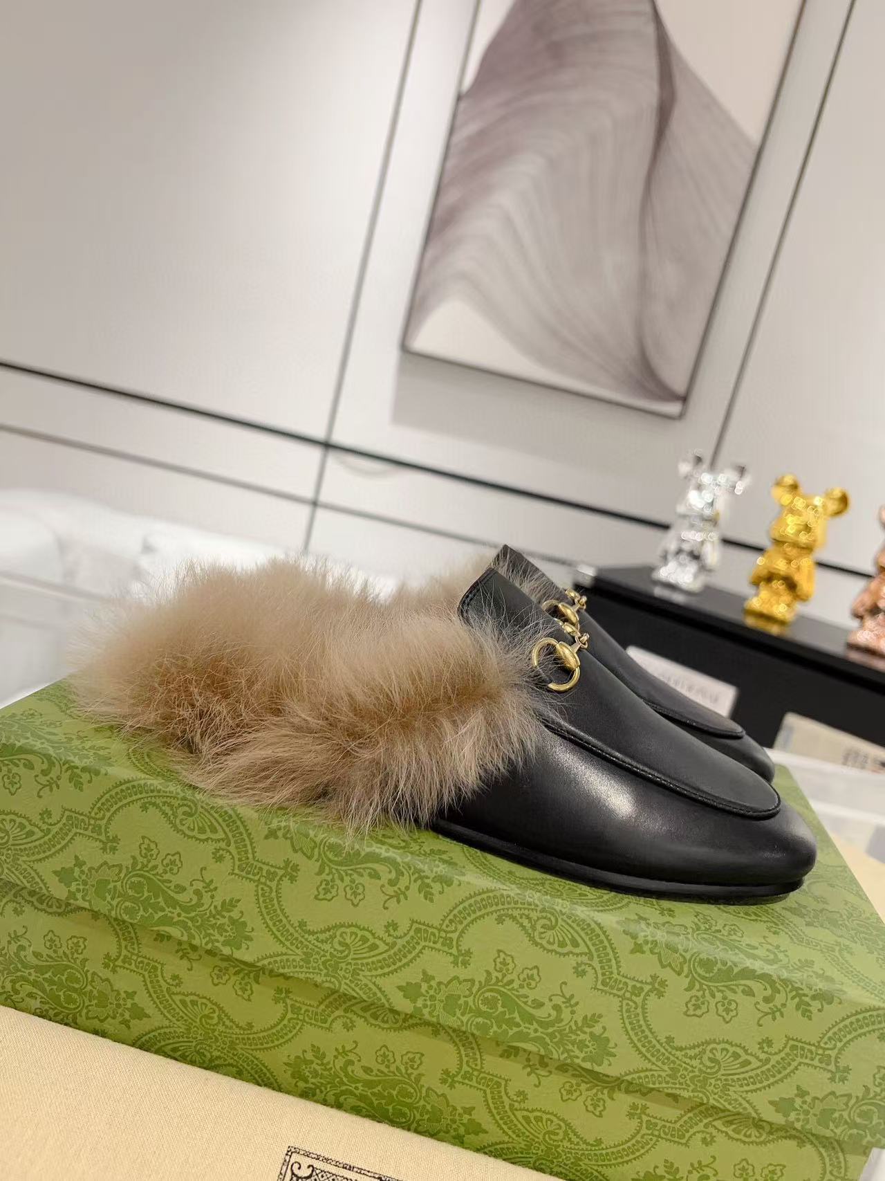 Luxury Gucci GG Princetown Slipper Black Calfskin Tuscan Wool
