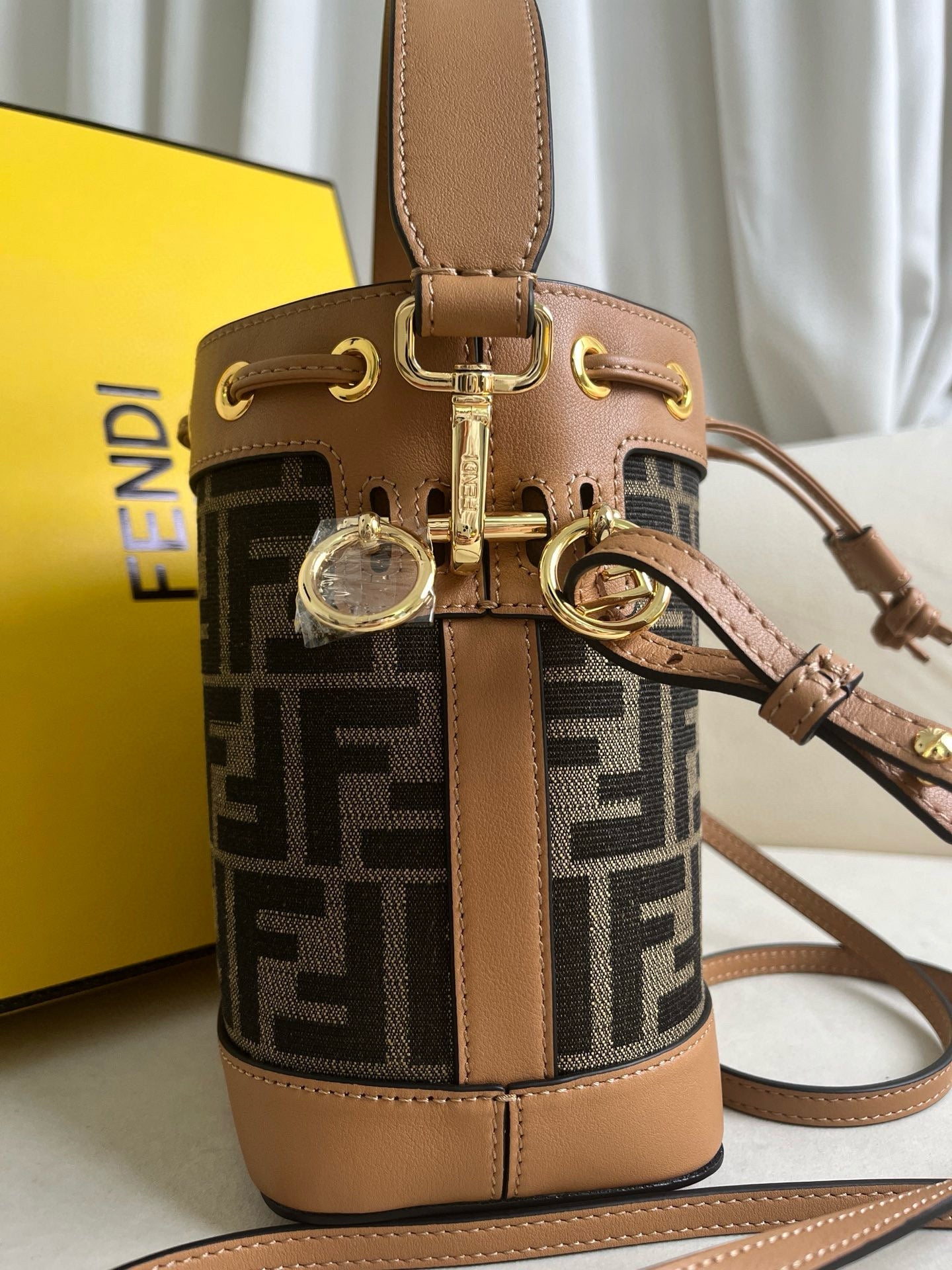 Luxury FendiMON TRESOR 18 IN BROWN CALFSKIN