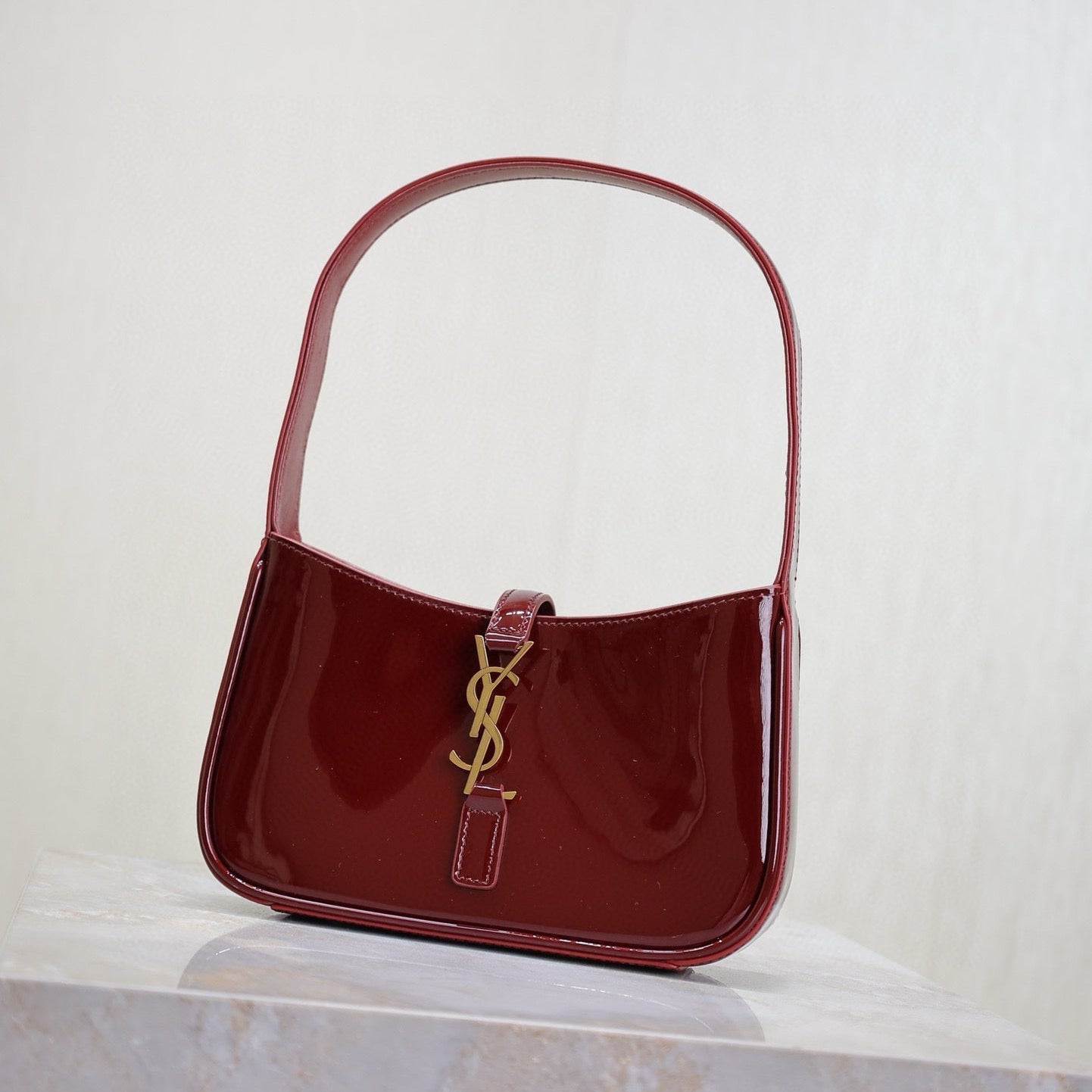 Luxury Saint Laurent Le 5a7 19cm Cherry Patent Calfskin