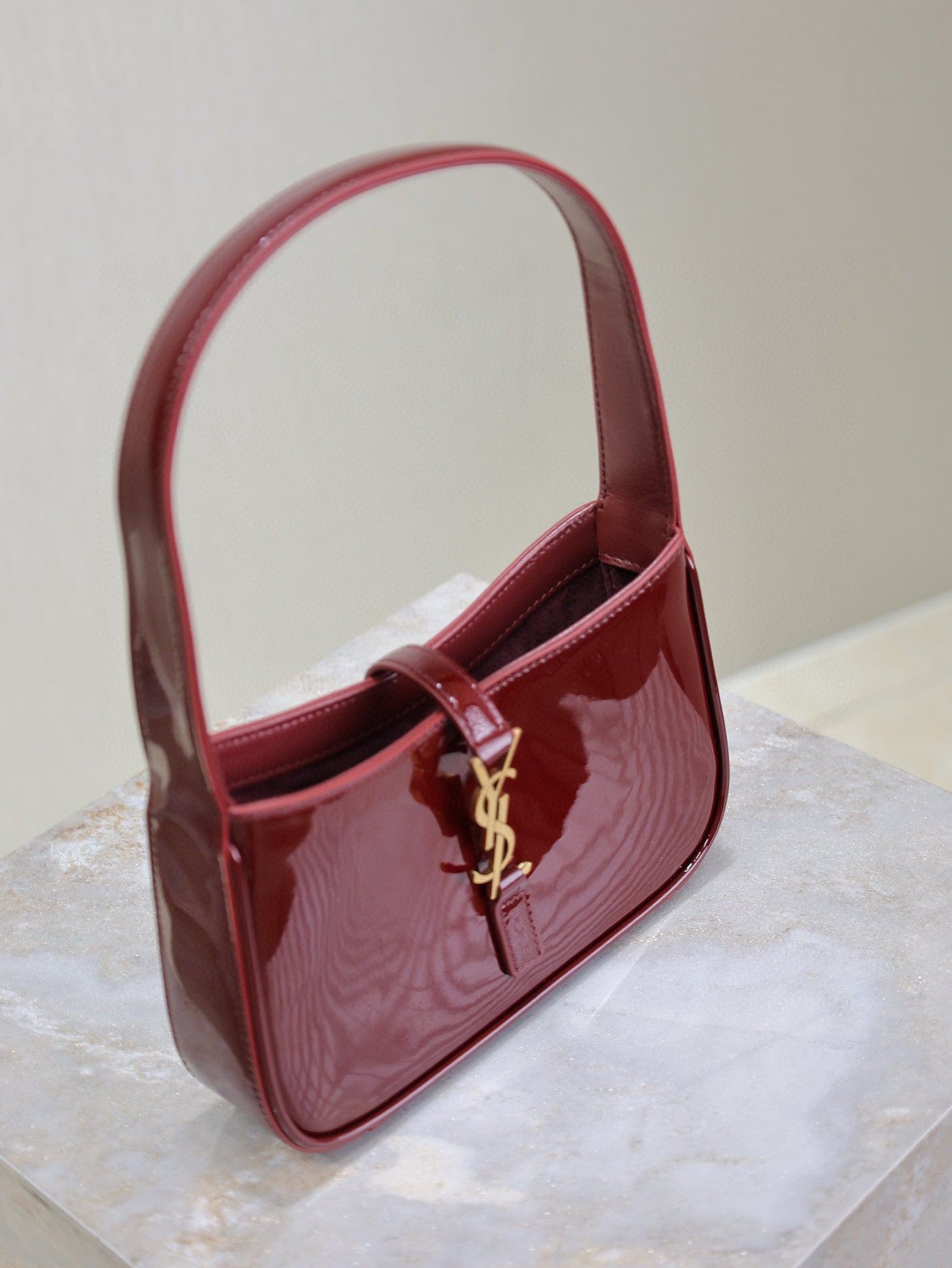 Luxury Saint Laurent Le 5a7 19cm Cherry Patent Calfskin