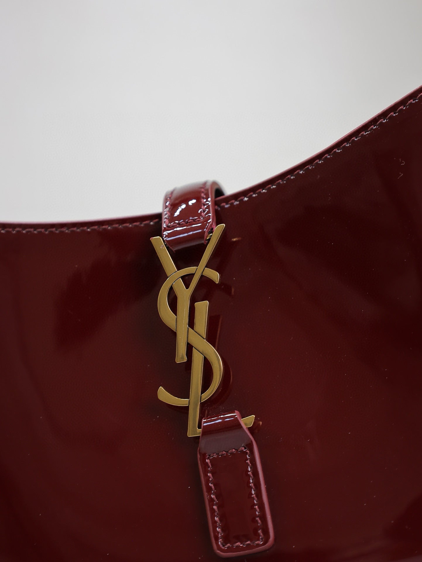 Luxury Saint Laurent Le 5a7 19cm Cherry Patent Calfskin
