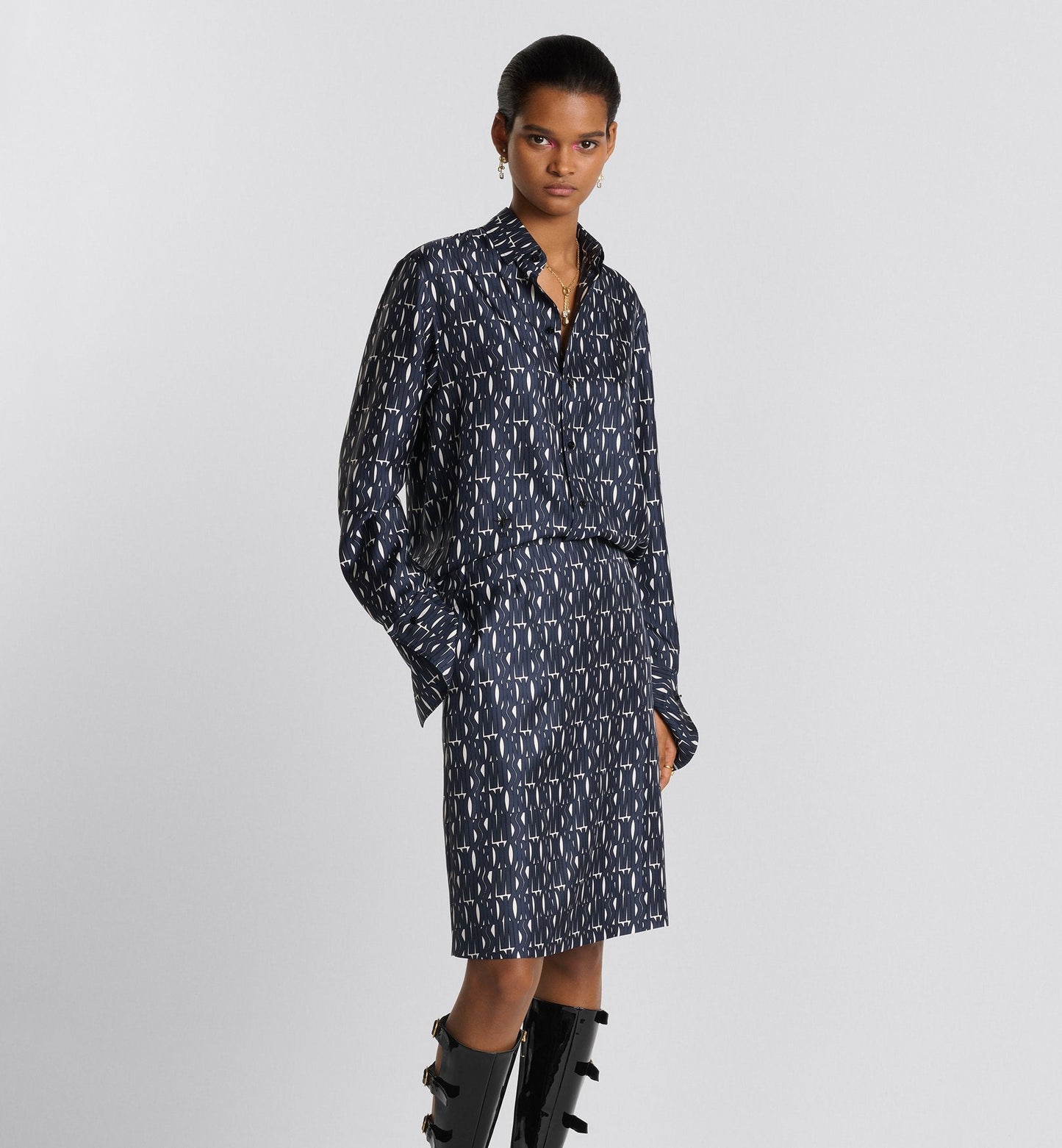 Skirt White Silk Twill With Navy Blue Miss Luxury Dior Allover Motif