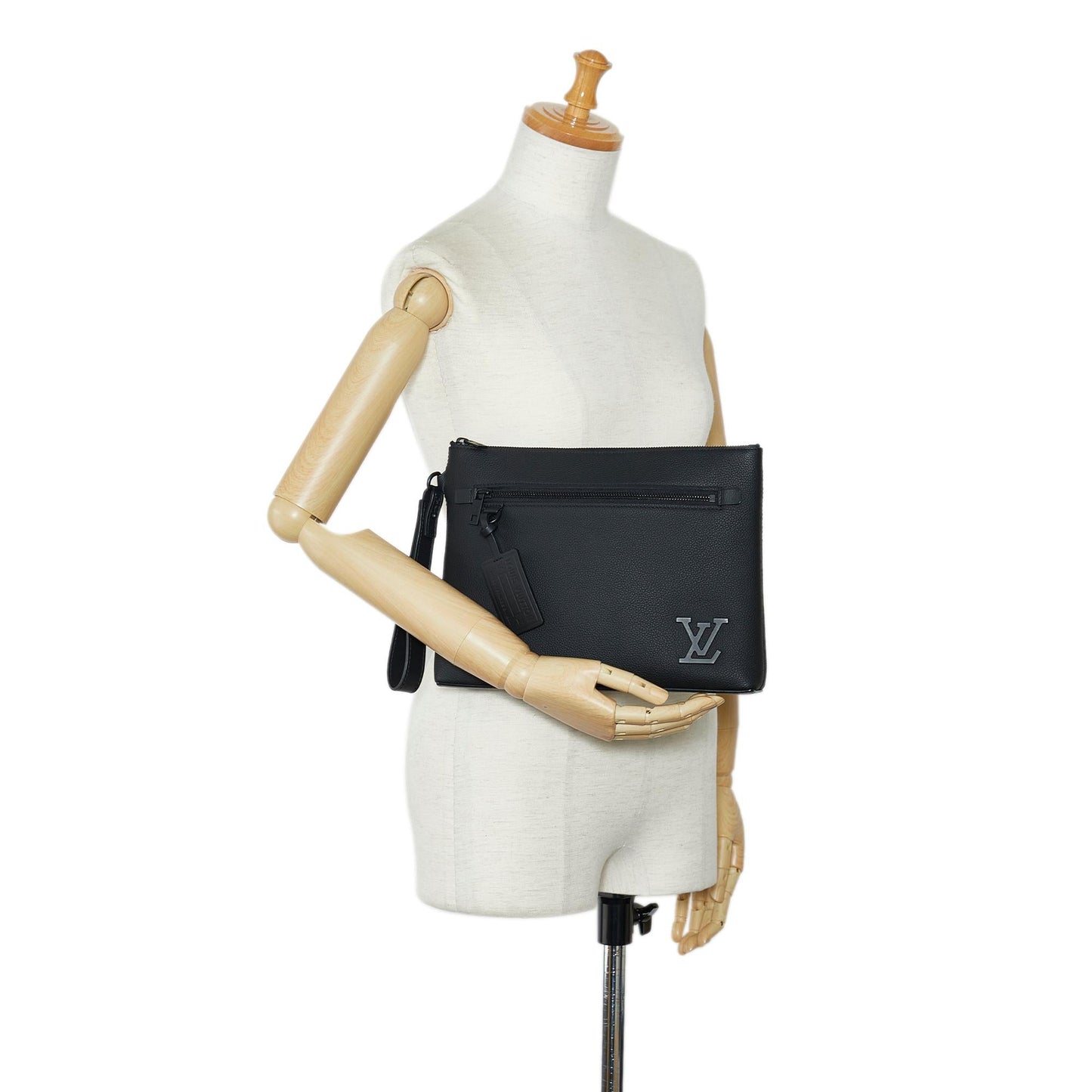 Louis Vuitton Aerogram Takeoff Pouch (SHG-O44QUZ)