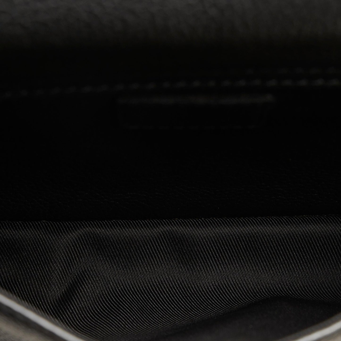 Louis Vuitton Aerogram Takeoff Sling (SHG-Tu0SKL)