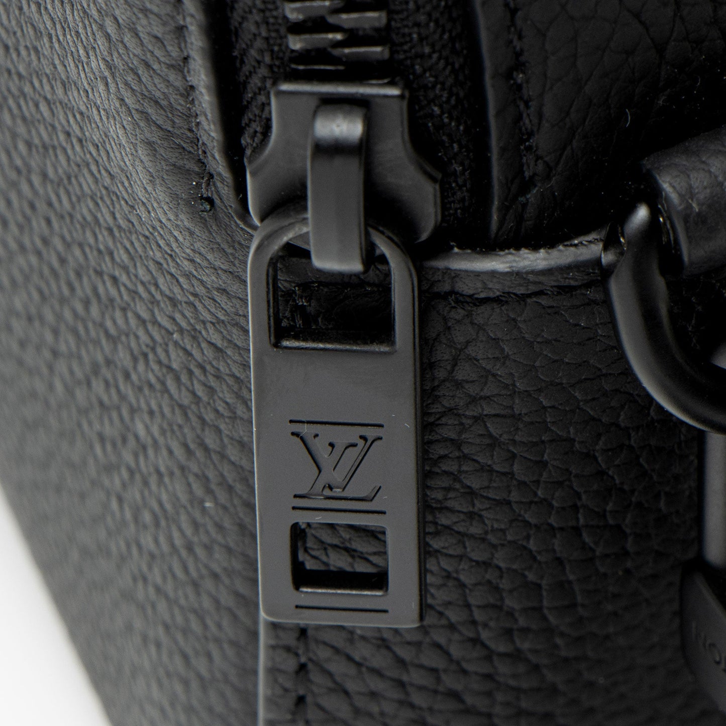 Louis Vuitton Calfskin Aerogram Alpha Wearable Wallet