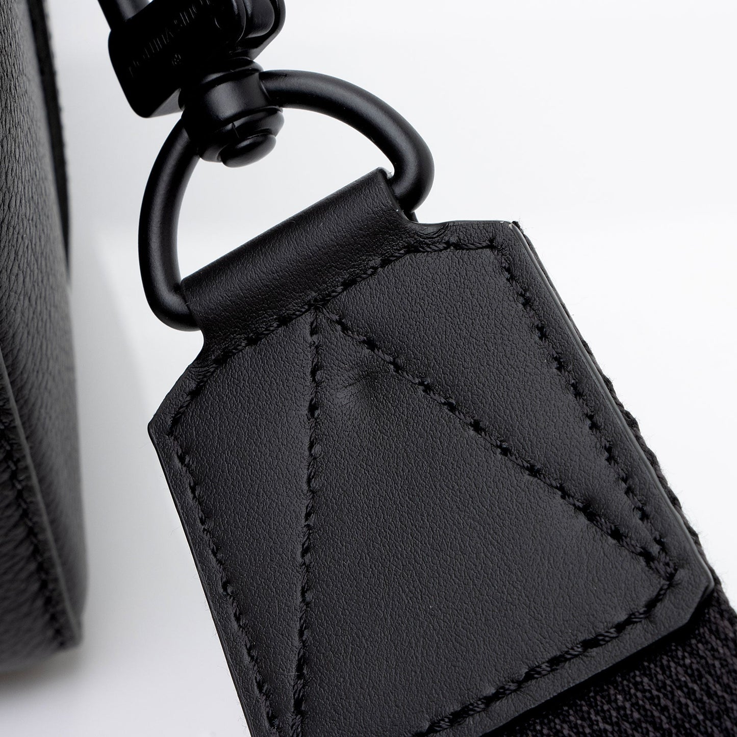 Louis Vuitton Calfskin Aerogram Keepall Bandouliere 25 Duffle (SHF-6CFRPb)