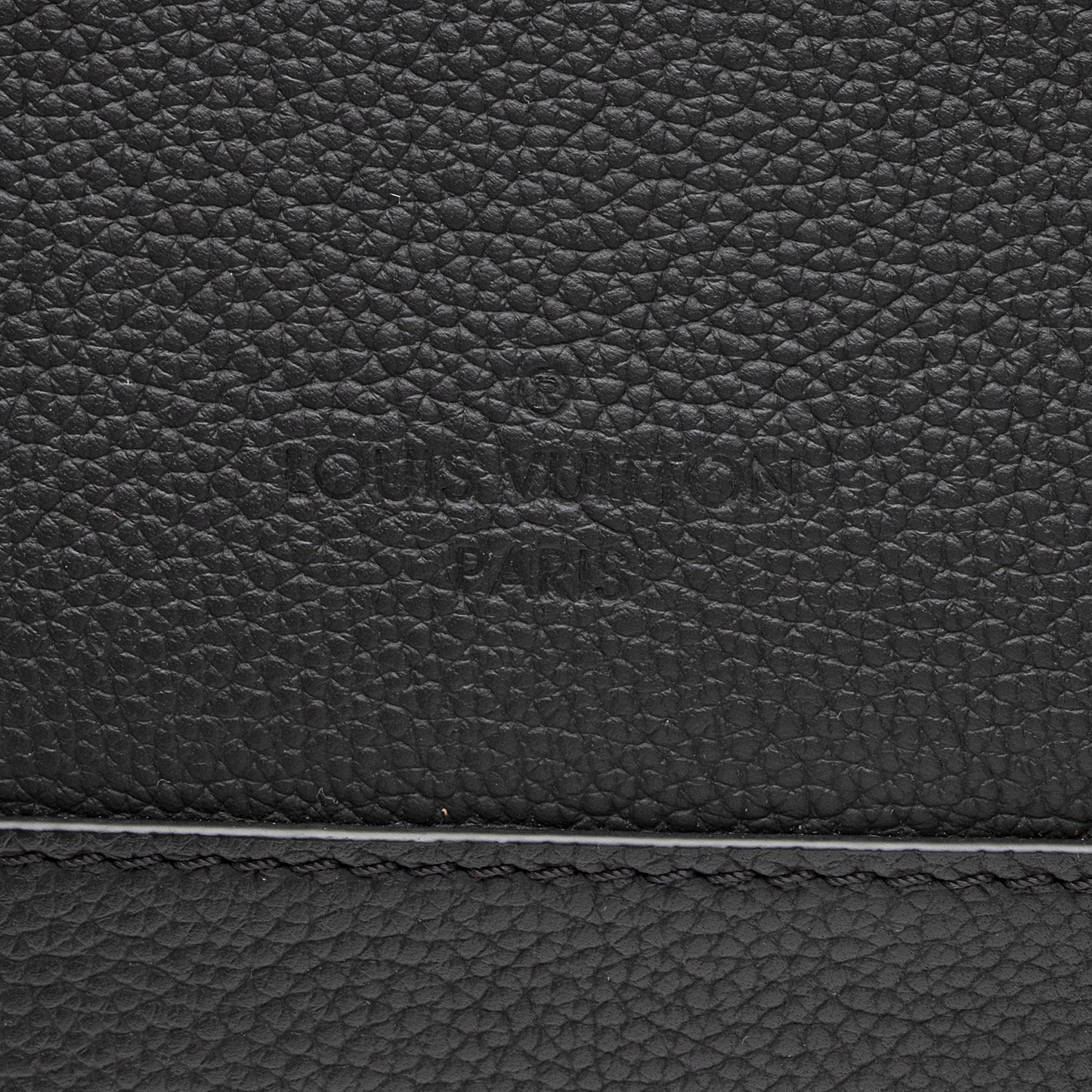 Louis Vuitton Calfskin Aerogram Takeoff Messenger Bag (SHF-QgVacu)