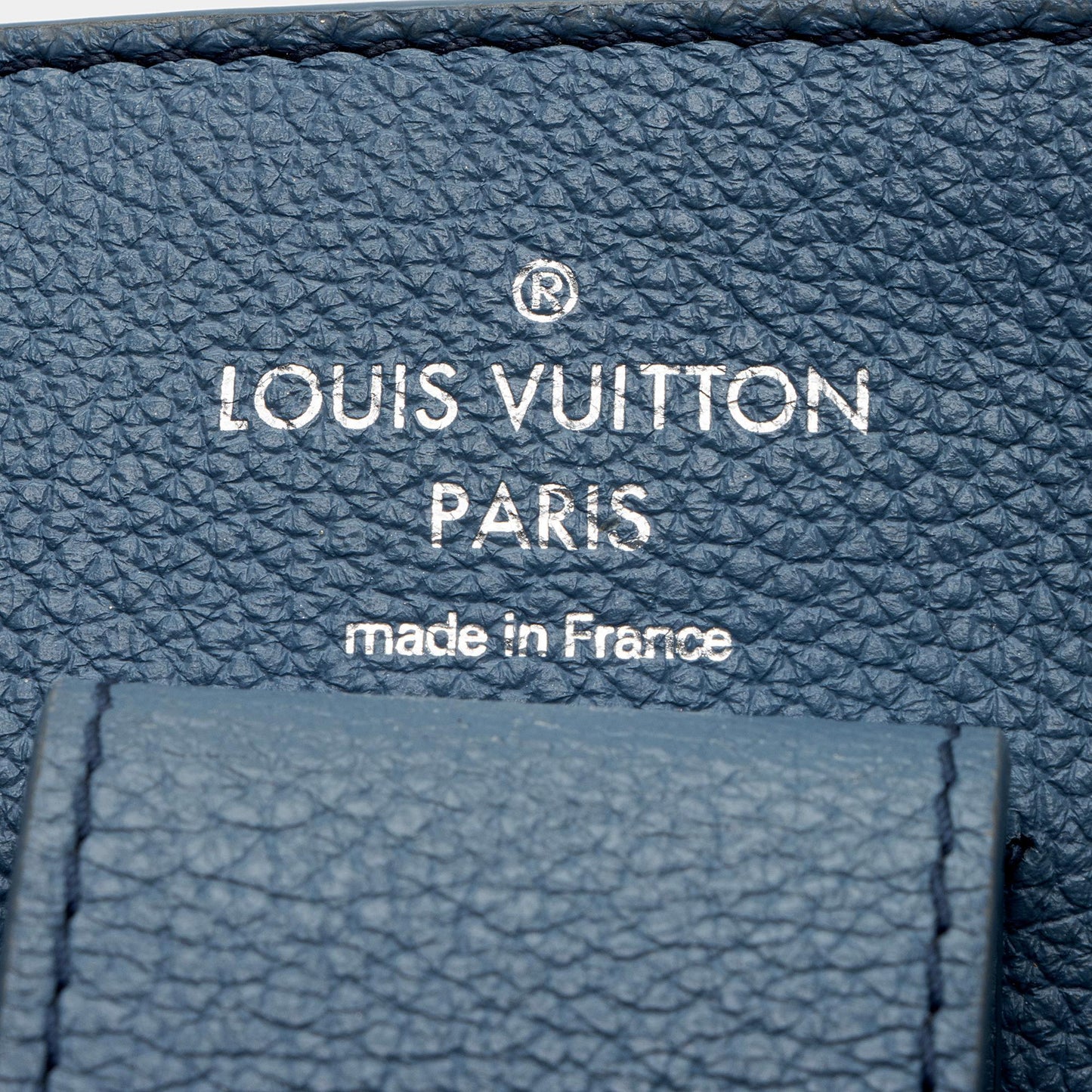 Louis Vuitton Calfskin Lockme Bucket Bag (SHF-ScNH8i)
