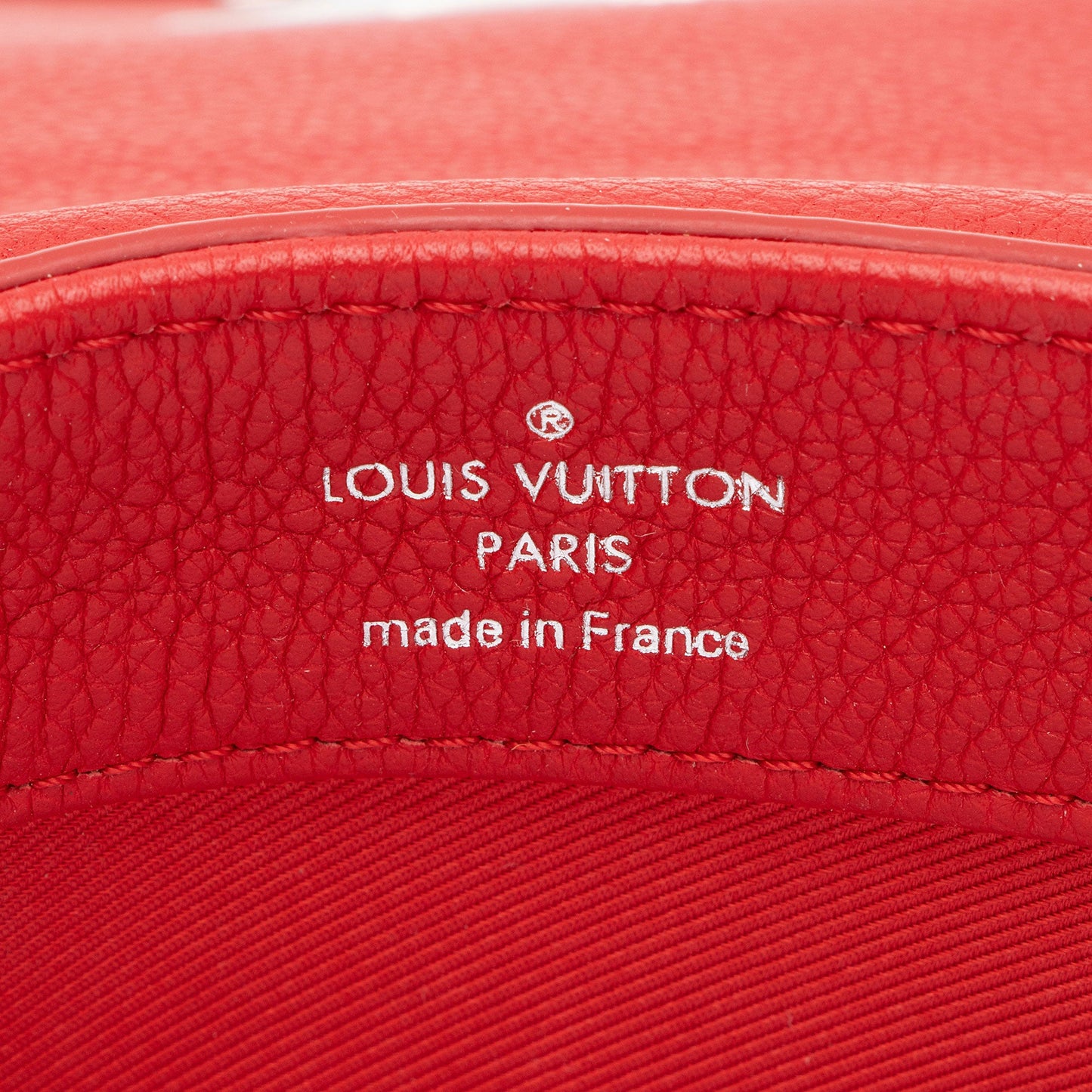 Louis Vuitton Calfskin Lockme II BB Shoulder Bag (SHF-LWCQaA)