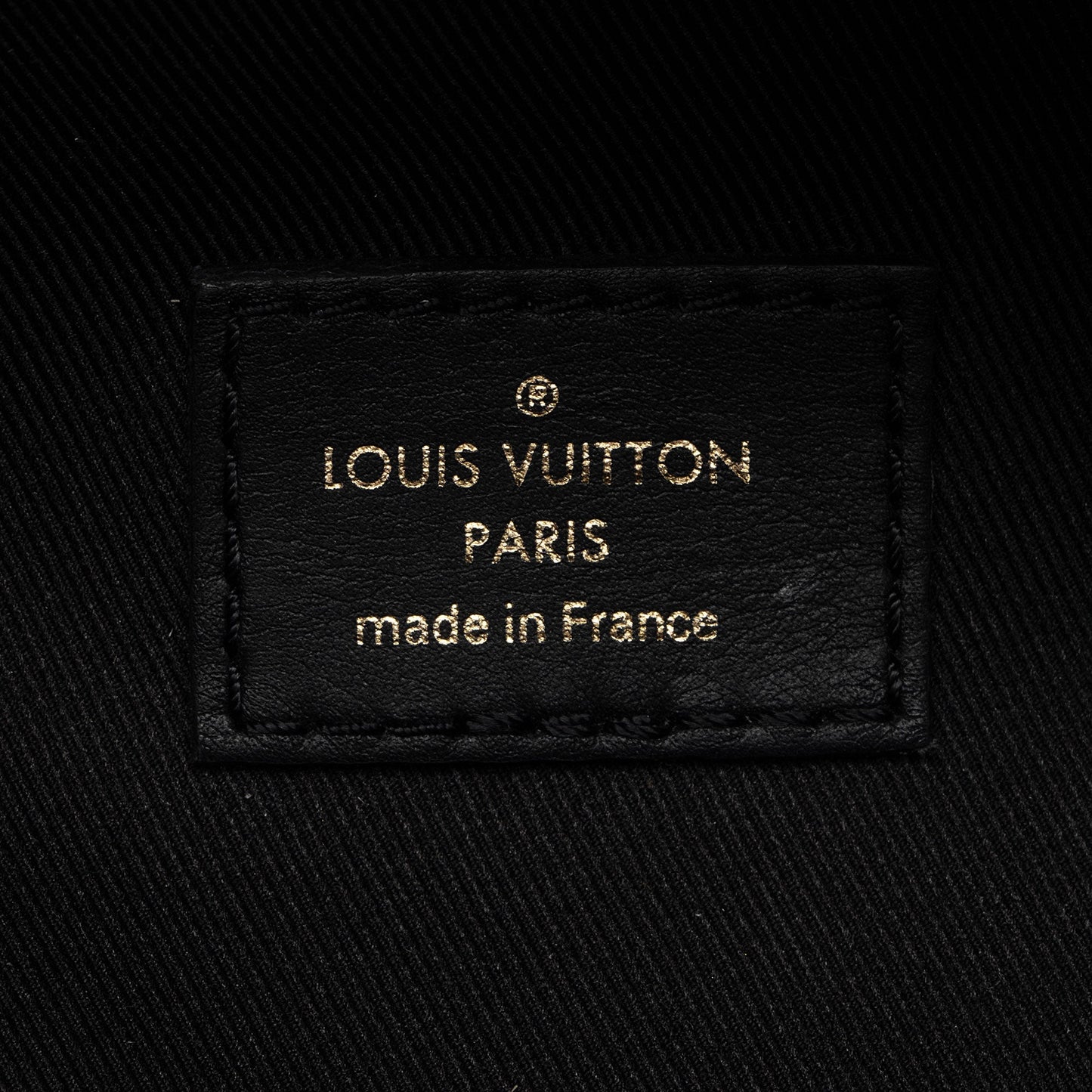 Louis Vuitton Calfskin New Wave Bumbag (SHF-gSN15r)