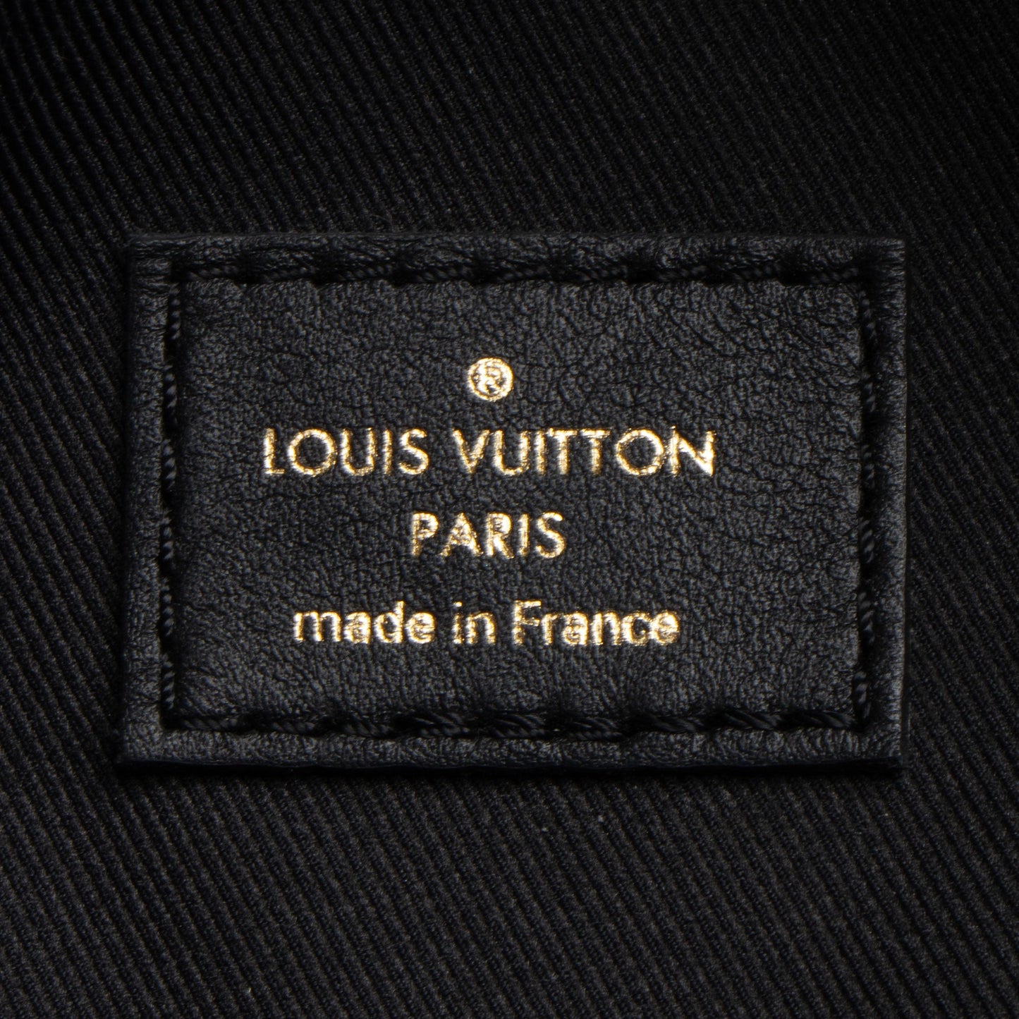 Louis Vuitton Calfskin New Wave Bumbag (SHF-XjMMSU)