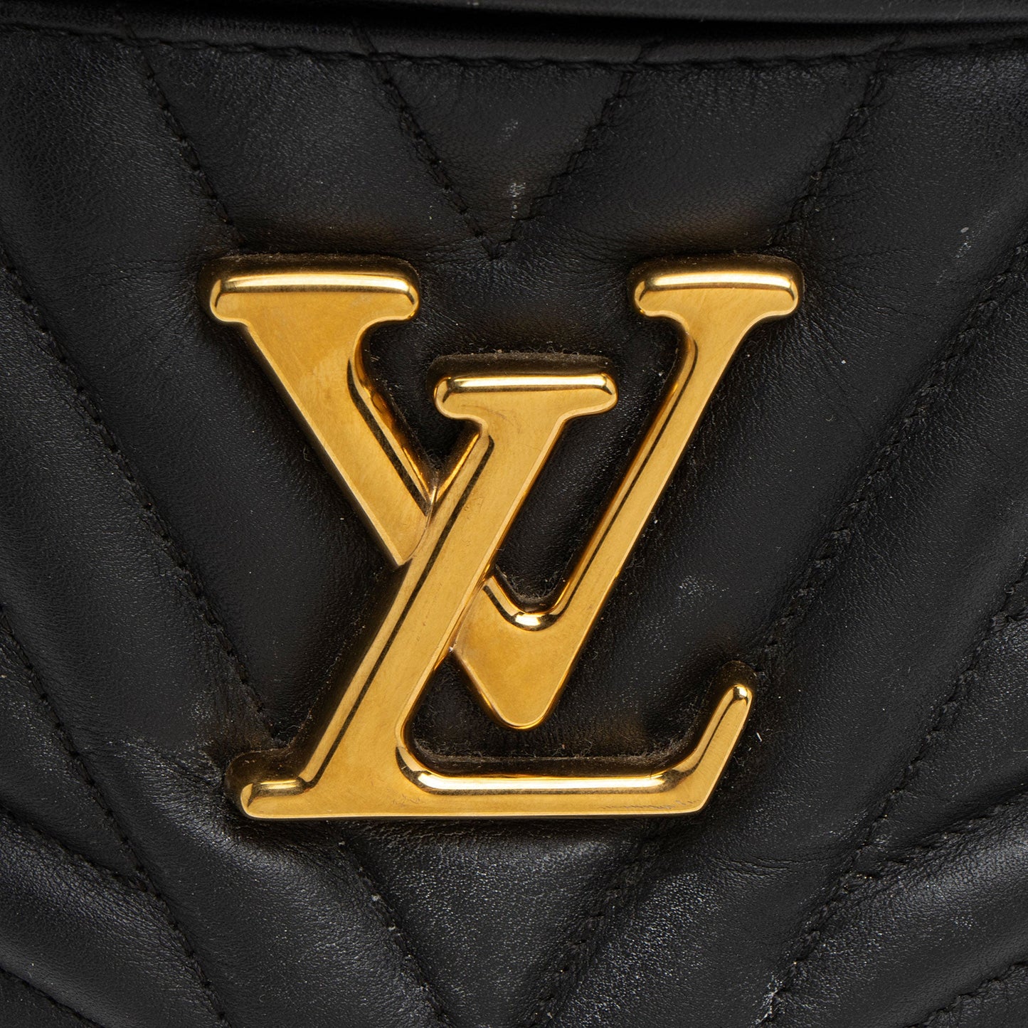 Louis Vuitton Calfskin New Wave Bumbag (SHF-XjMMSU)