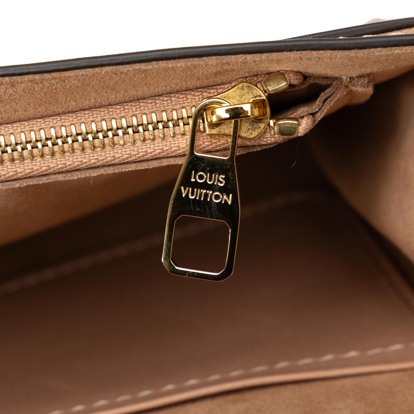 Louis Vuitton Chain Louise GM (SHG-lszc6u)