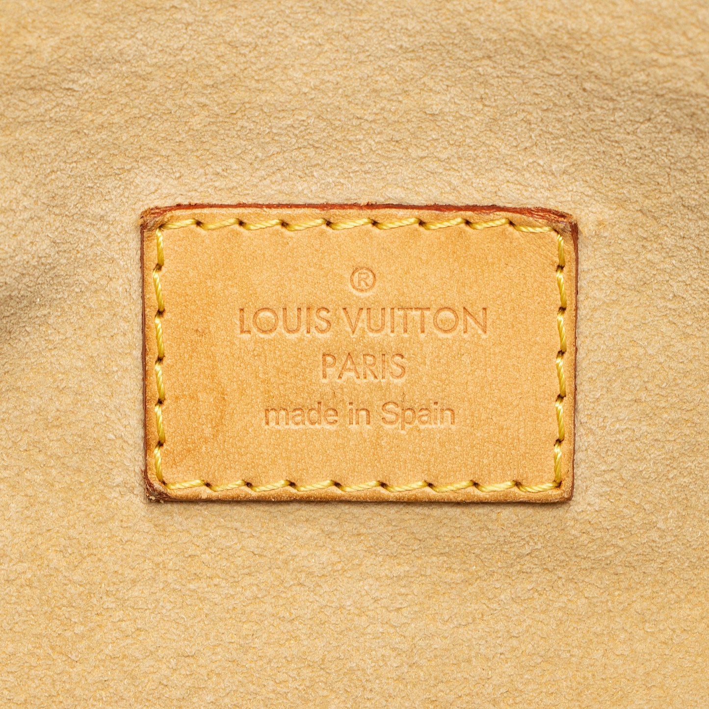 Louis Vuitton Damier Azur Artsy MM Shoulder Bag (SHF-X12eKK)
