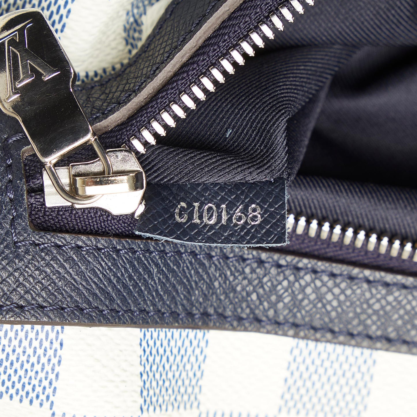 Louis Vuitton Damier Azur Coastline Matchpoint (SHG-LQ2sPb)