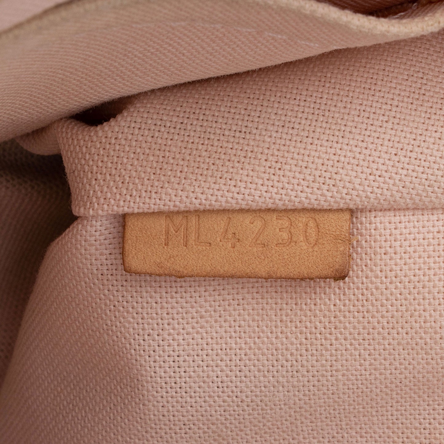 Louis Vuitton Damier Azur Croisette Shoulder Bag (SHF-WhCBUZ)