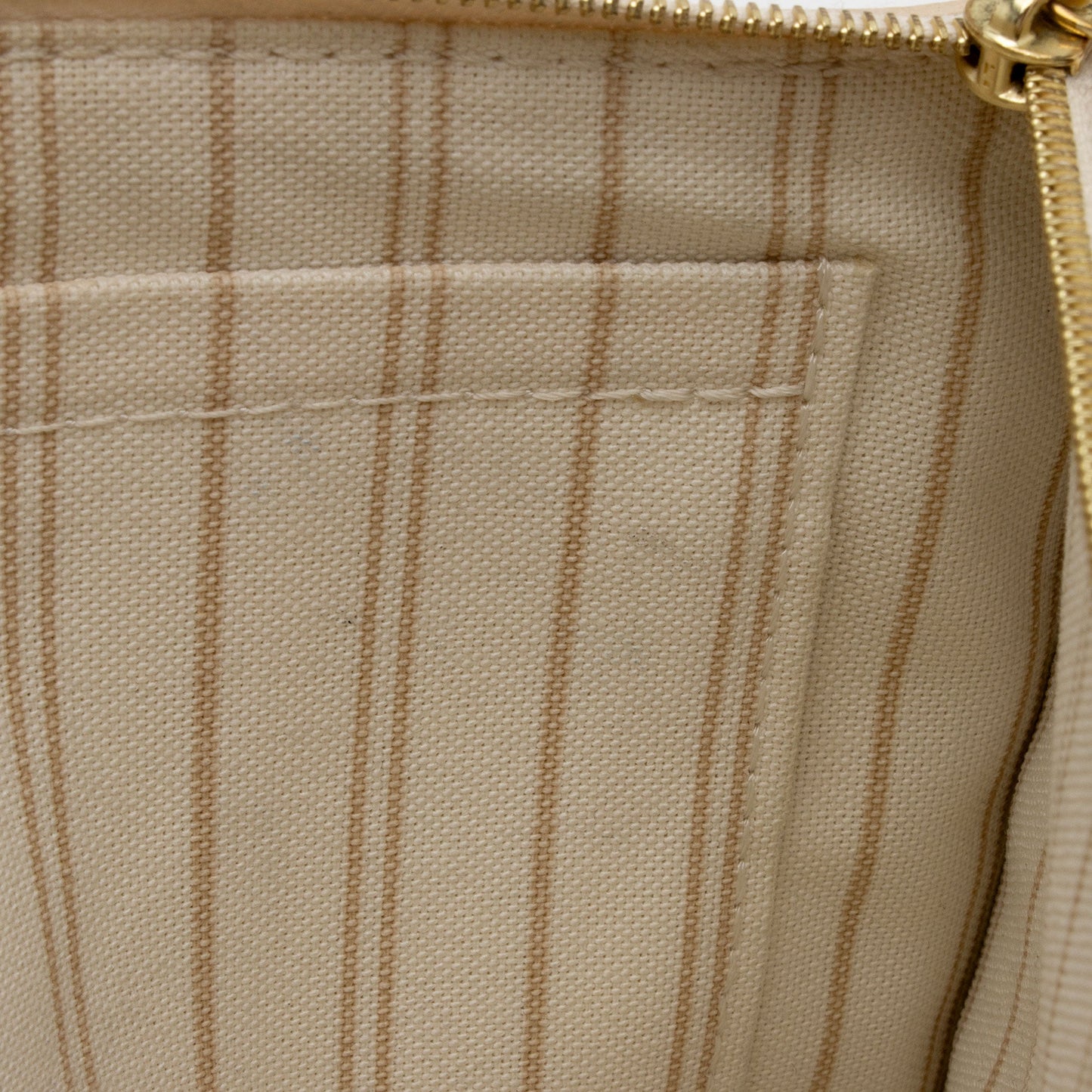 Louis Vuitton Damier Azur Neverfull MM Pochette (SHF-GlnHuq)