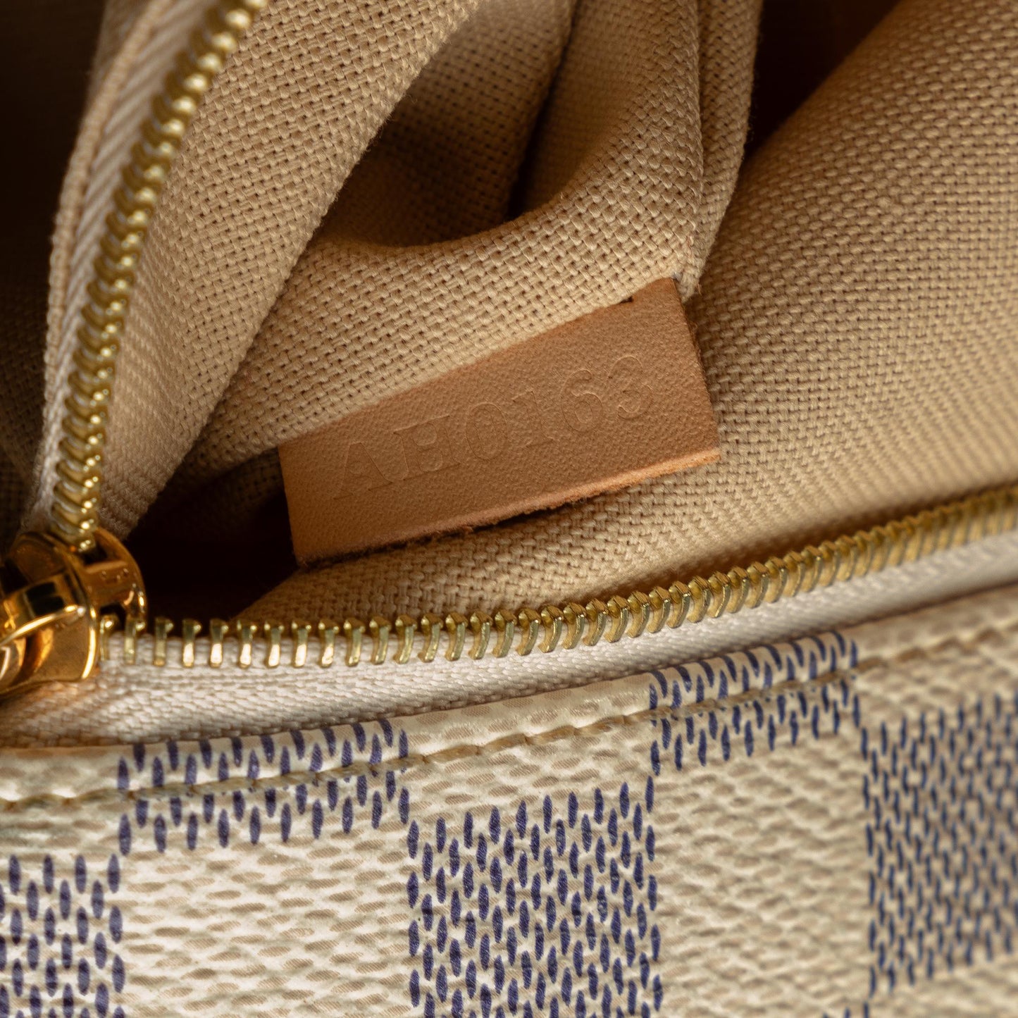 Louis Vuitton Damier Azur Soffi (SHG-fLDkMC)