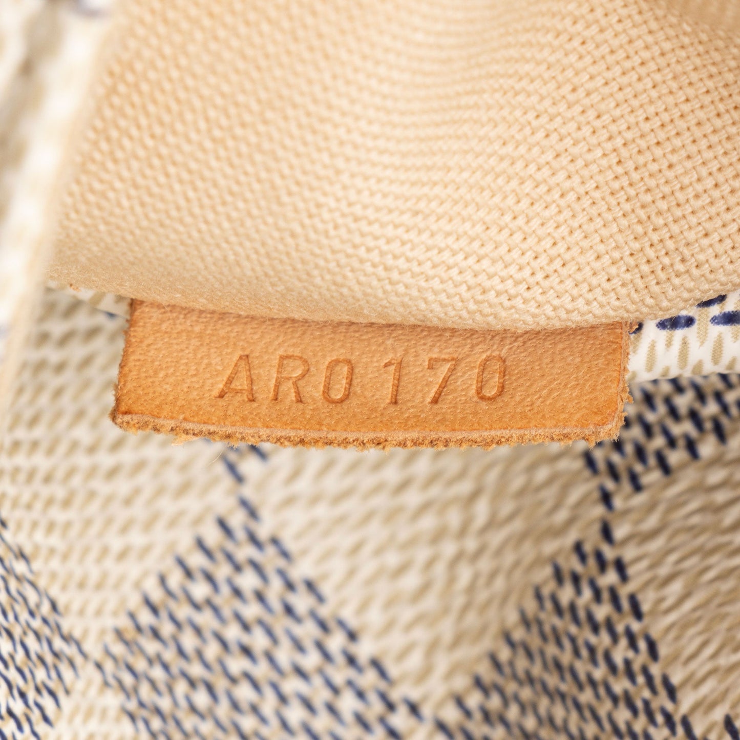 Louis Vuitton Damier Azur Totally MM Tote (SHF-bW0F2T)