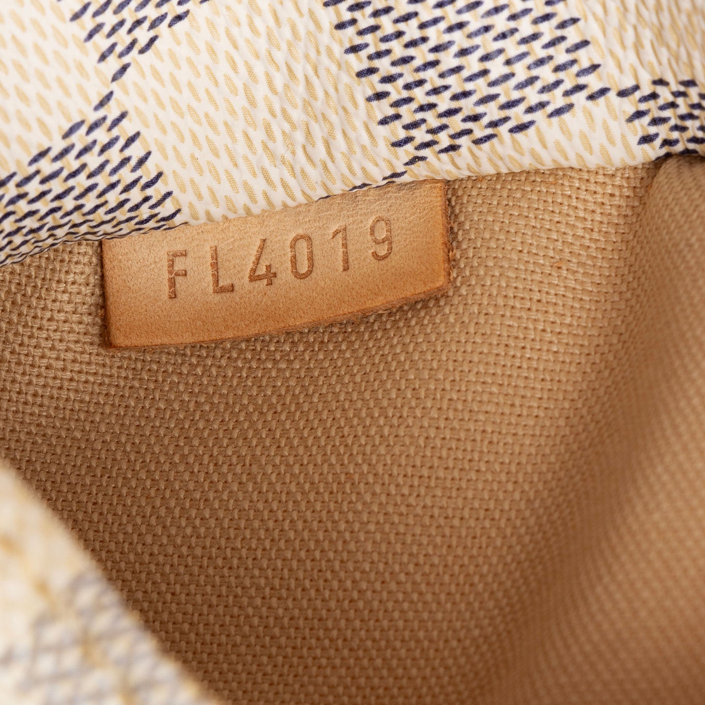 Louis Vuitton Damier Azur Totally PM Tote (SHF-KaDmJO)