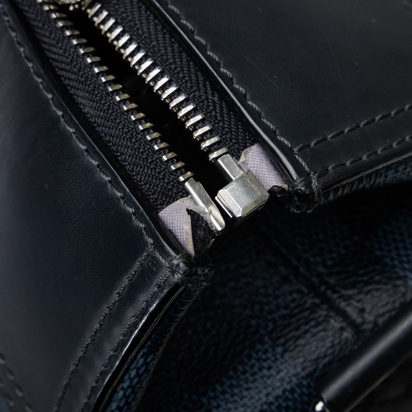 Louis Vuitton Damier Cobalt Greenwich Messenger (SHG-dbK5Mq)