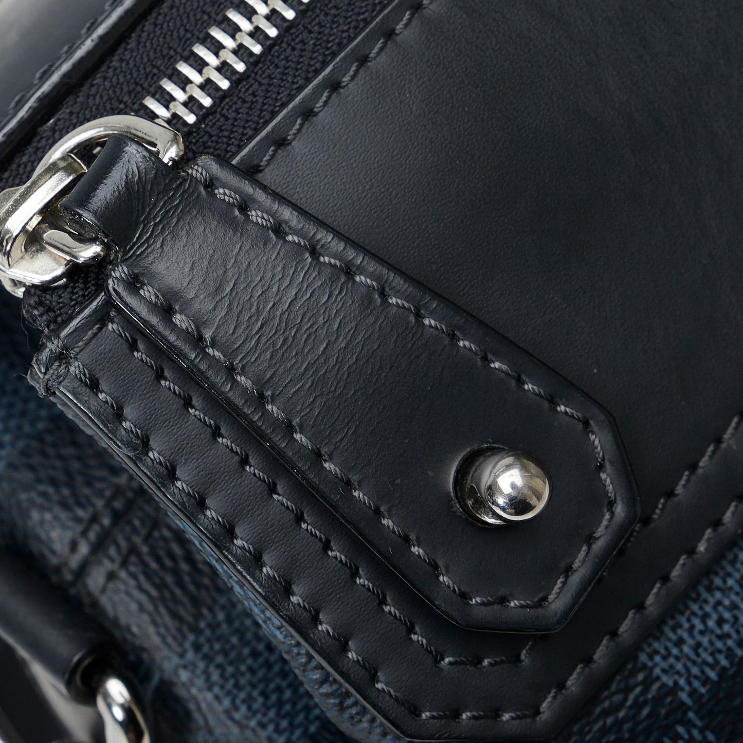 Louis Vuitton Damier Cobalt Greenwich Messenger (SHG-dbK5Mq)