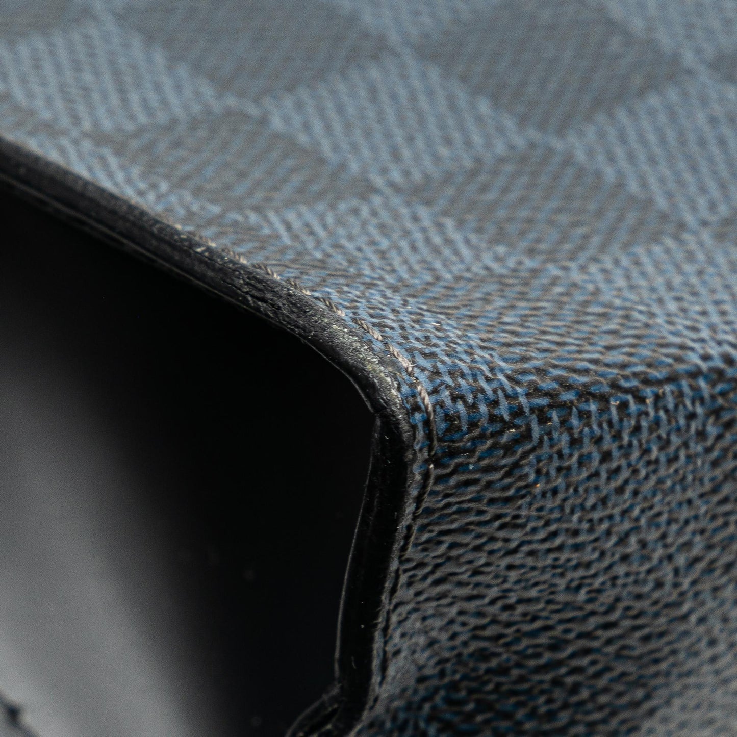 Louis Vuitton Damier Cobalt Jungle Pochette Voyage MM (SHG-75aBYS)