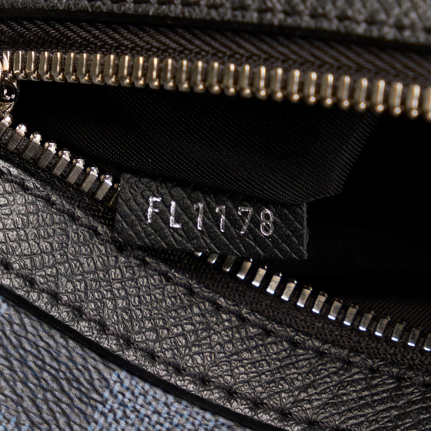 Louis Vuitton Damier Cobalt Matchpoint Hybrid (SHG-36050)